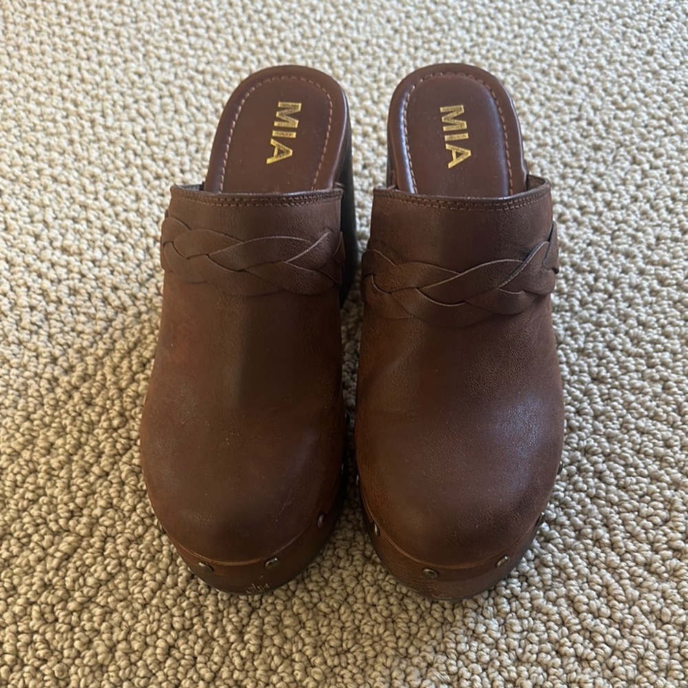 MIA Women's Brown Clogs